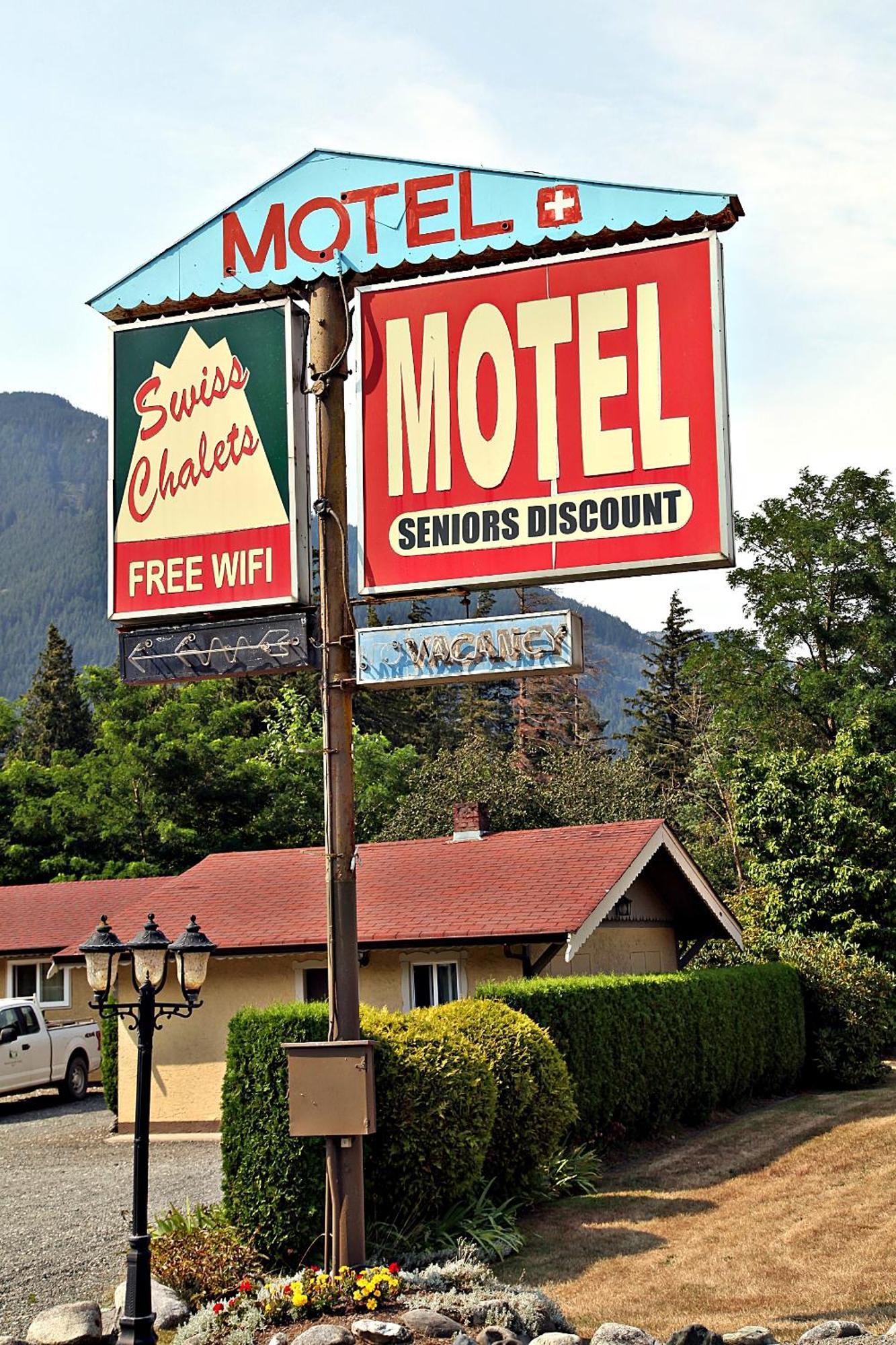 Swiss Chalets Motel Hope Dış mekan fotoğraf