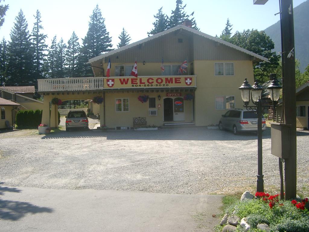 Swiss Chalets Motel Hope Dış mekan fotoğraf