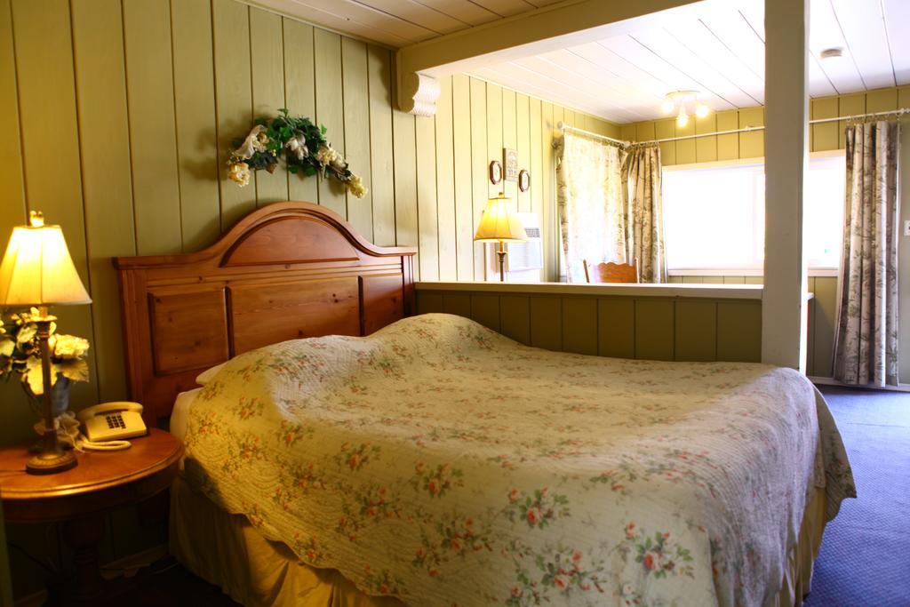 Swiss Chalets Motel Hope Dış mekan fotoğraf