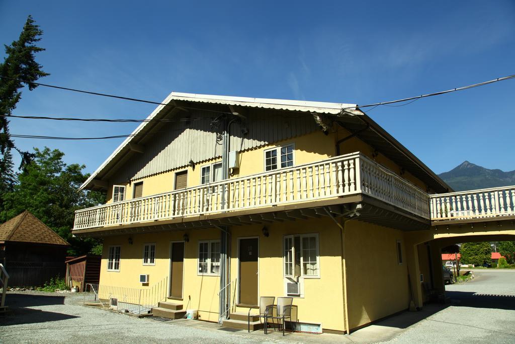 Swiss Chalets Motel Hope Dış mekan fotoğraf